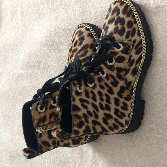 NEW Gianni Bini Combat Boots Animal Print Women Size 6.5 Leopard cheetah - Picture 2 of 7